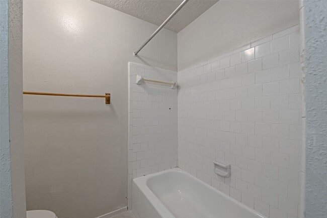Building Photo - 2779 Forest Point Dr