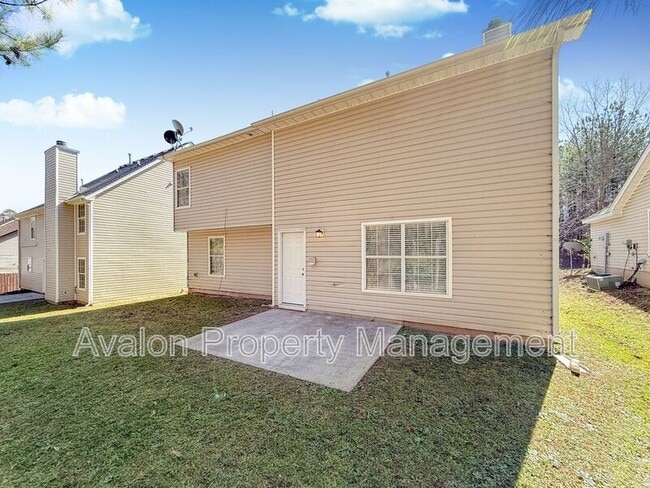 Building Photo - 282 Bonnes Dr SW