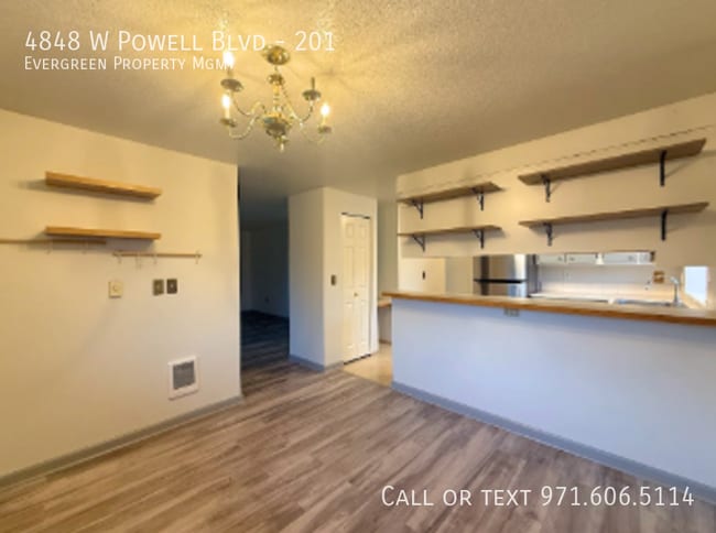 Building Photo - 4848 W Powell Blvd