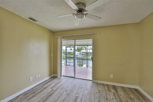 Building Photo - 1045 Apollo Beach Blvd