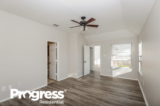 Building Photo - 320 Foreston Dr