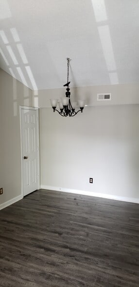 Building Photo - 803 Moultrie Ct