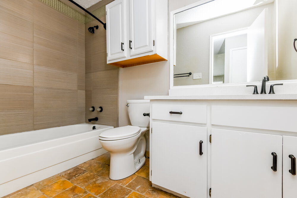 Building Photo - 2321 Oakside Dr