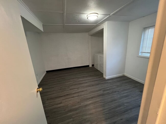 Building Photo - 10 Brig Dean Rd