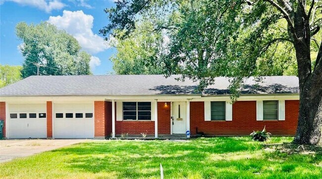 Primary Photo - 235 Bradford Dr