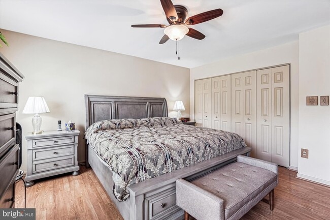 Building Photo - 10902 Valley Brook Dr