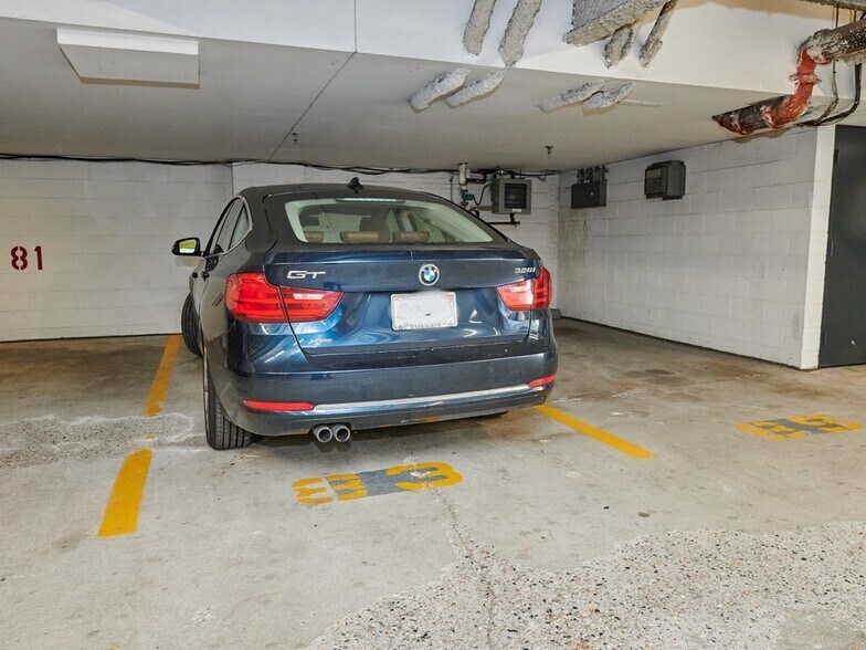 Building Photo - 106 13th St