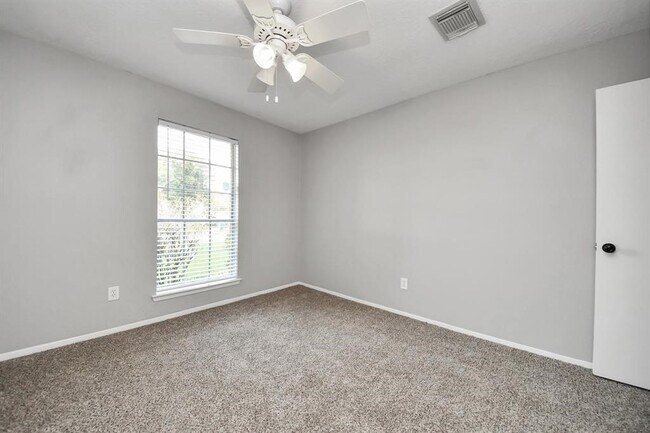 Building Photo - 2318 Hearne Dr