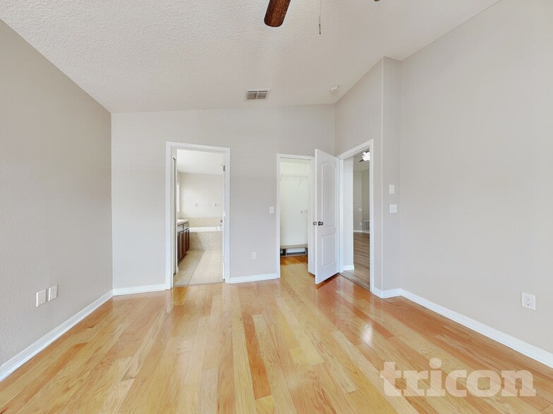 Building Photo - 12522 Cricklewood Dr