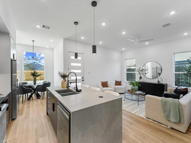 Building Photo - 8324 Williamsdell St