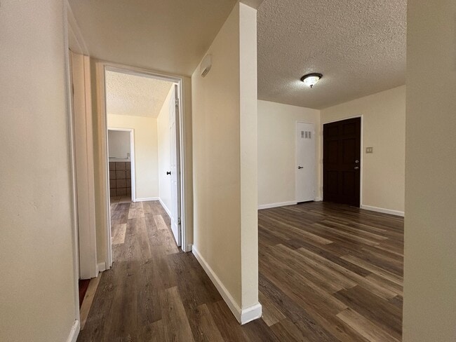 Building Photo - 1337 Melville Dr