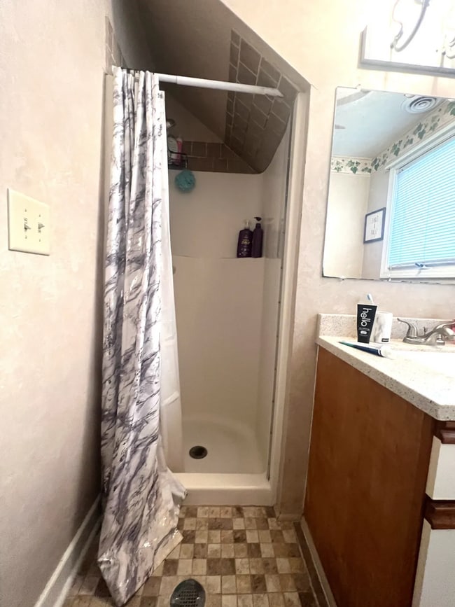 Building Photo - 933 S 4th St