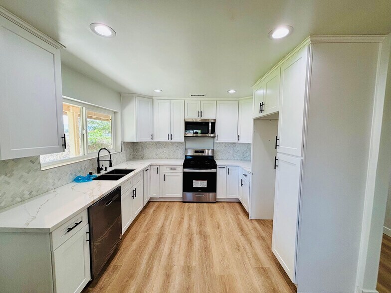 Building Photo - 41725 22nd St W