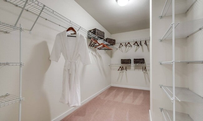 Primary Photo - 500 Crawford St