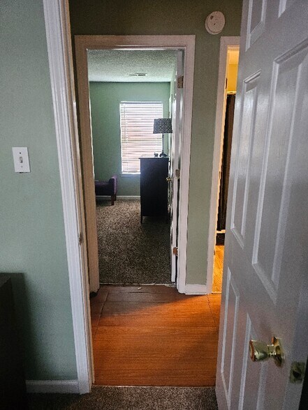 Building Photo - 99 Harmony Dr W