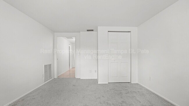 Building Photo - 613 Lyndhurst St