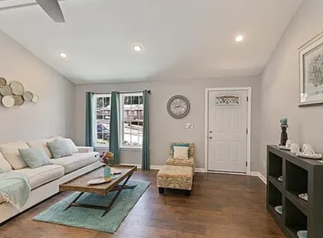 Building Photo - 2243 Baywood Dr SE