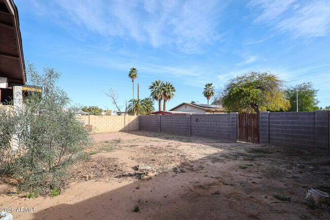 Building Photo - 93 S 95th St