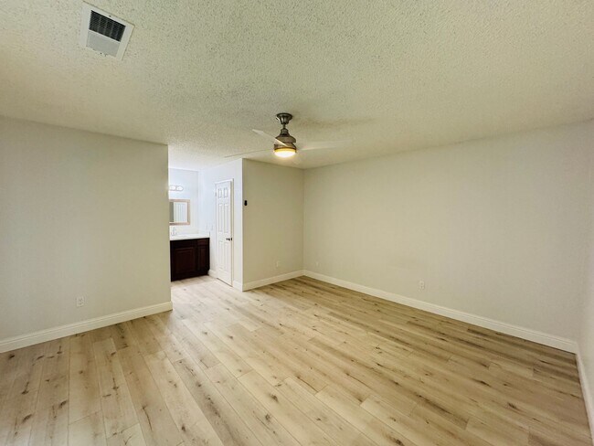 Building Photo - Beautifully Remodeled 3-Bedroom Home in Prime Los Banos Location!