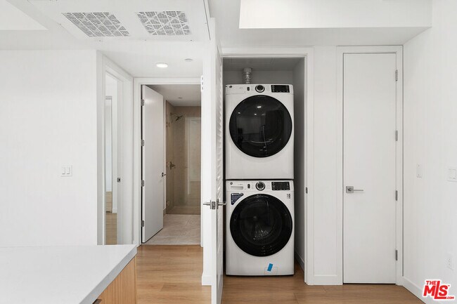 Building Photo - 4406 Fulton Ave