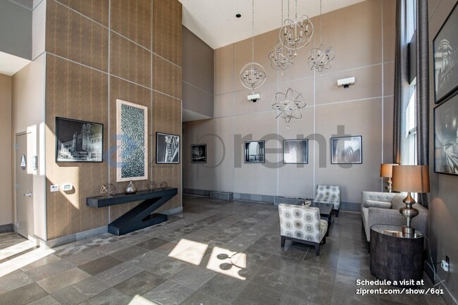 Building Photo - 438 W Grand Ave