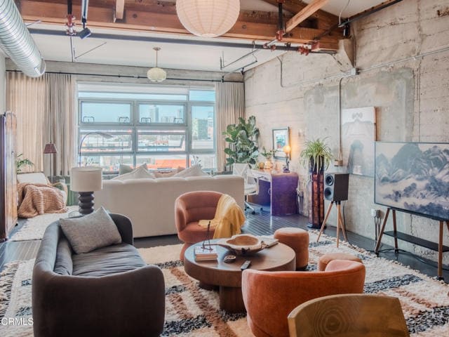 Building Photo - 530 S Hewitt St