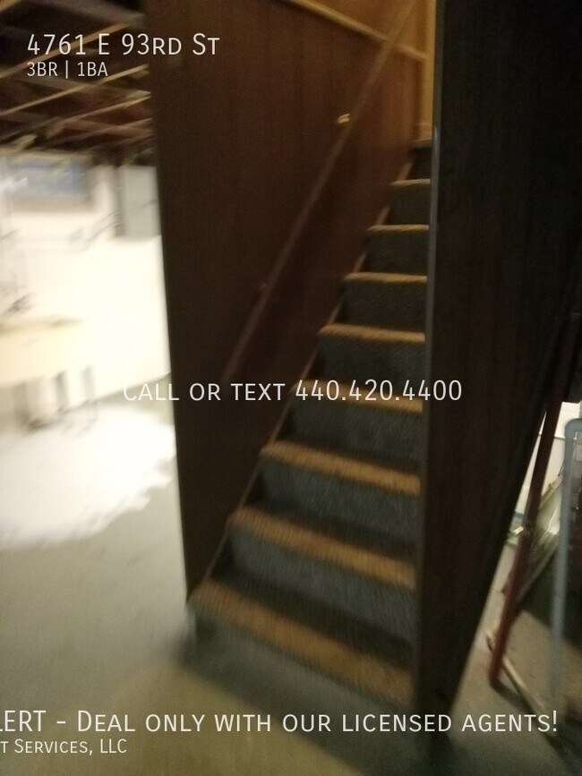 Building Photo - Renovated Cape Cod 3 bedroom 1 Bath