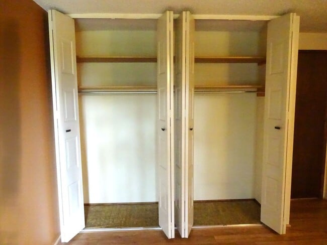 Building Photo - 2 bed/ 1 bath Condo!  With  Great Views!