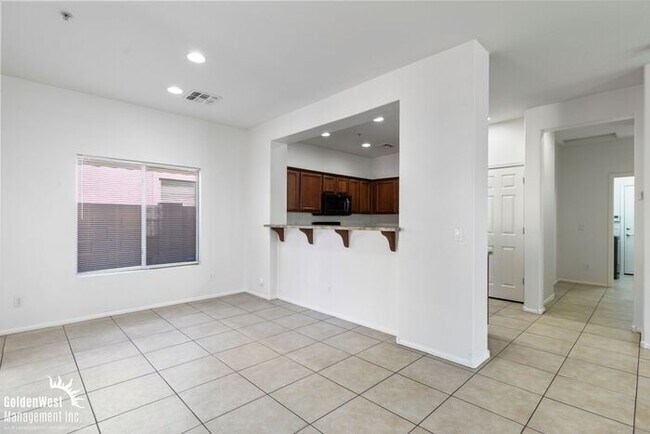 Building Photo - Beautiful 3Bdm 2Ba + Den Home Near Avondale & Goodyear!
