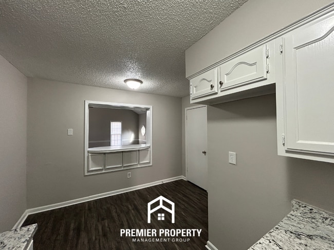 Building Photo - Newly Renovated 3BR/2BA Southaven Home with Hardwood Floors & Fenced Yard