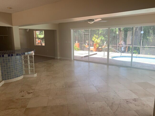 Building Photo - 1404 Riverside Dr