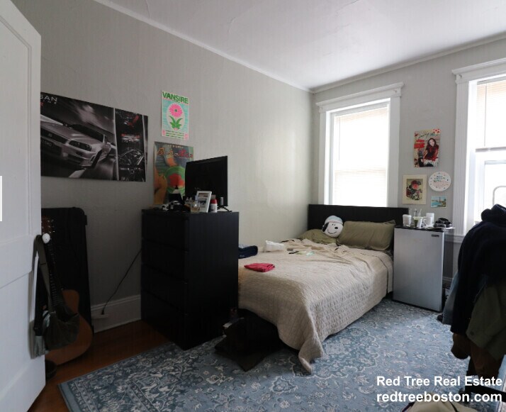 Building Photo - 465 Park Dr