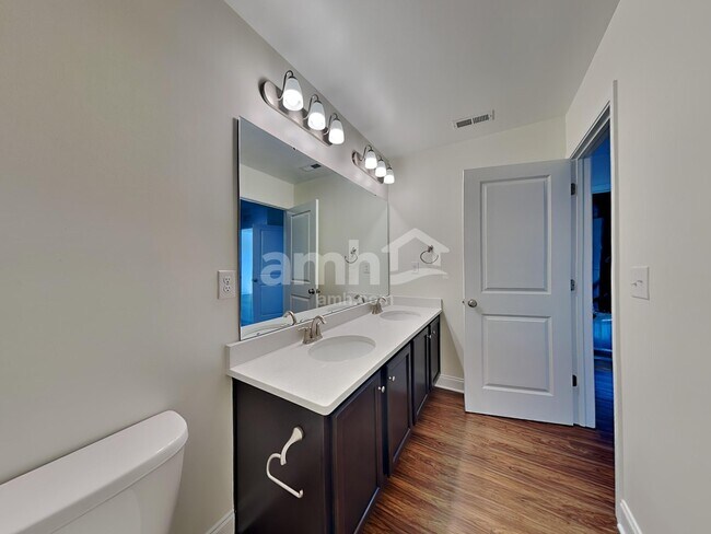 Building Photo - 120 Cairo Ct