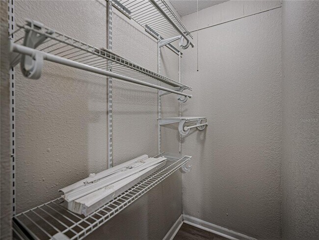 Building Photo - 5017 Lewellyn Rd