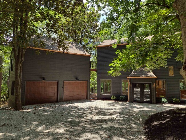 Primary Photo - 439 Barbara Ln