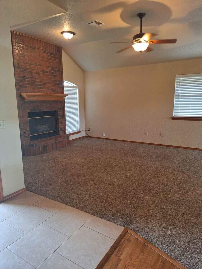 Building Photo - 1701 Pinnacle Ln