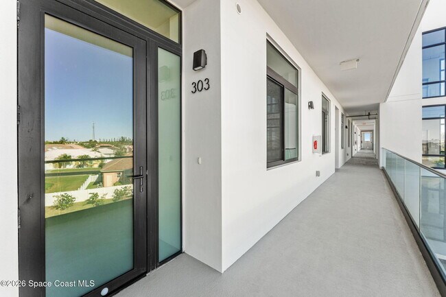 Building Photo - 225 Strand Dr