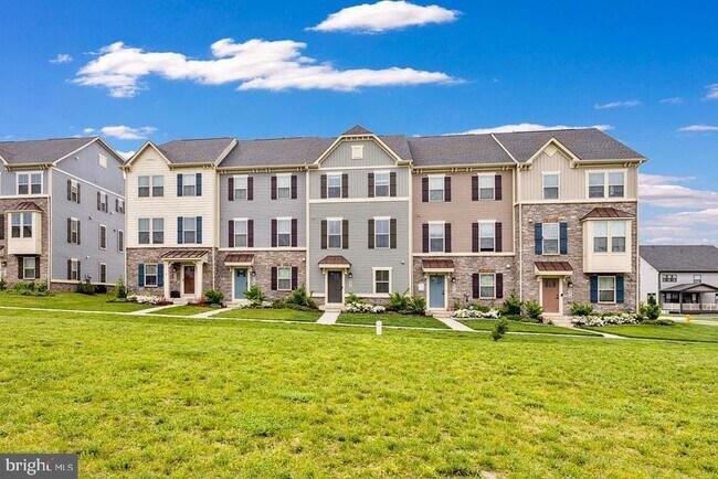 Building Photo - 6070 Fallfish Ct
