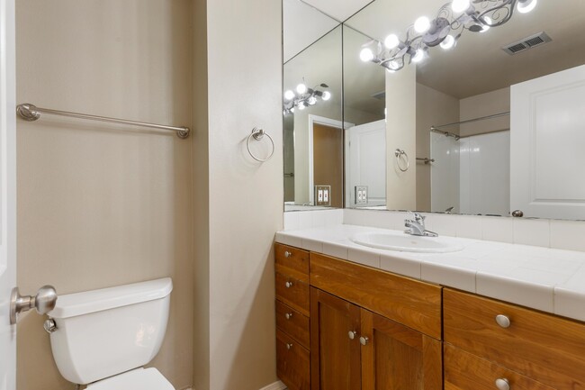 Building Photo - Spacious 5-Bed Home on XL Private Lot!