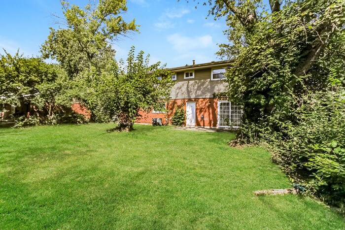 Building Photo - 8585 Sunlight Dr