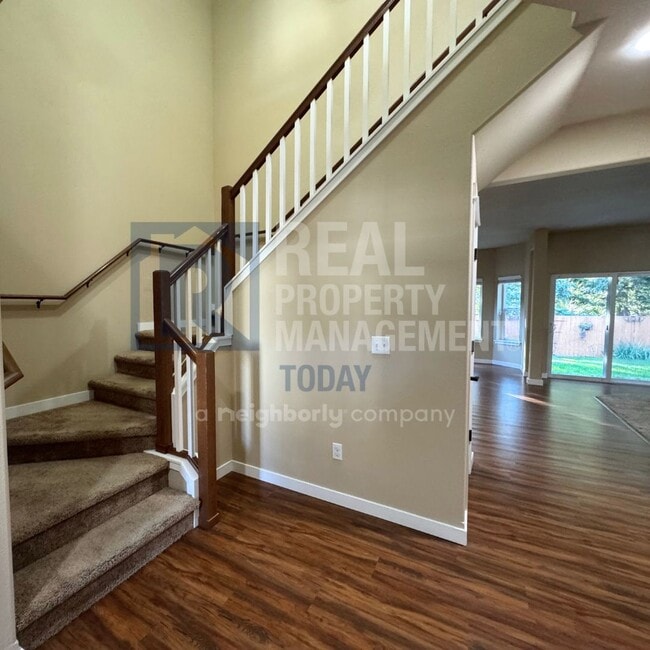 Building Photo - Stunning 5 Bedroom In Graham!