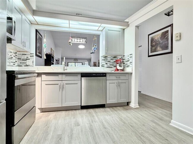 Building Photo - 10952 Roebelini Palm Ct