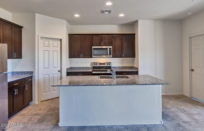 Building Photo - 4816 S 111th Dr
