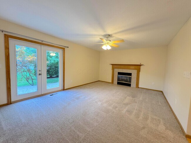 Building Photo - 8577 Clover Glade Dr
