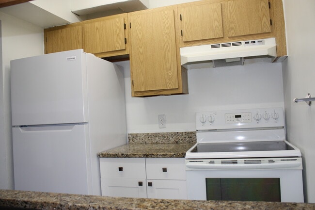 Building Photo - 5862 Homeland Rd