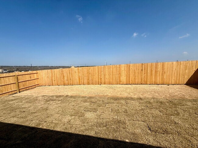 Building Photo - BRAND NEW 3 Bedroom, 2 Bathroom home on a corner lot in New Braunfels!