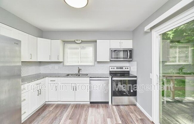 Building Photo - 1544 Rishon Hill Dr
