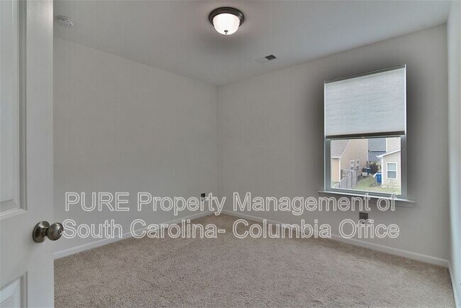 Building Photo - 109 Weeping Oak Ln