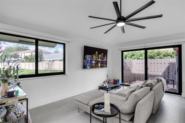 Building Photo - 250 SW 97th Terrace