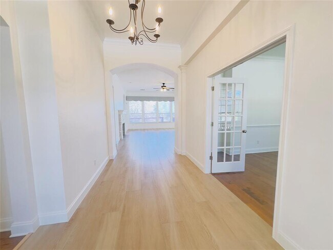 Building Photo - 621 S Lynnwood Trail